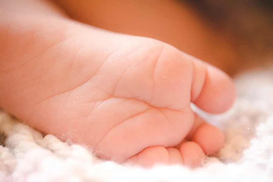 baby feet - Minnetonka Newborn Photographer