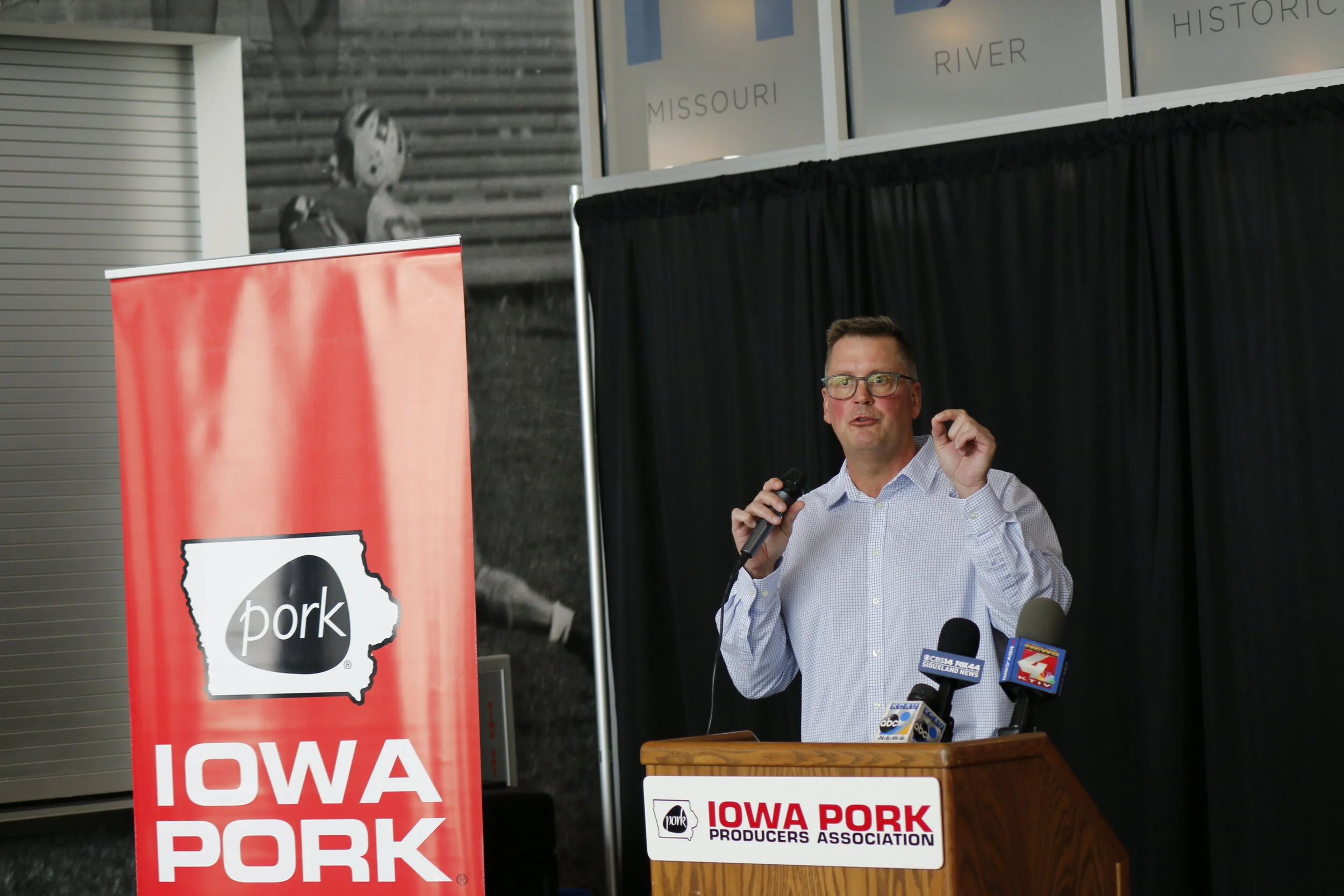 STF Teams Up with Iowa Pork Producers Association to Say 'Thank You'