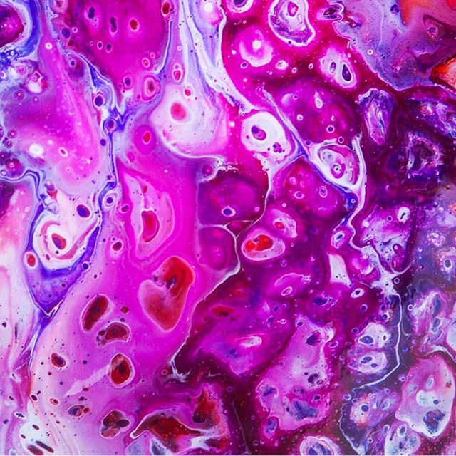 &lsquo;Purple Rain&rsquo; macro shot of beautiful bright cells👌#artsyland_amsterdam#fluidart#resinart#purplerain#interiordecor#wallfecor#purple#fluidartdaily