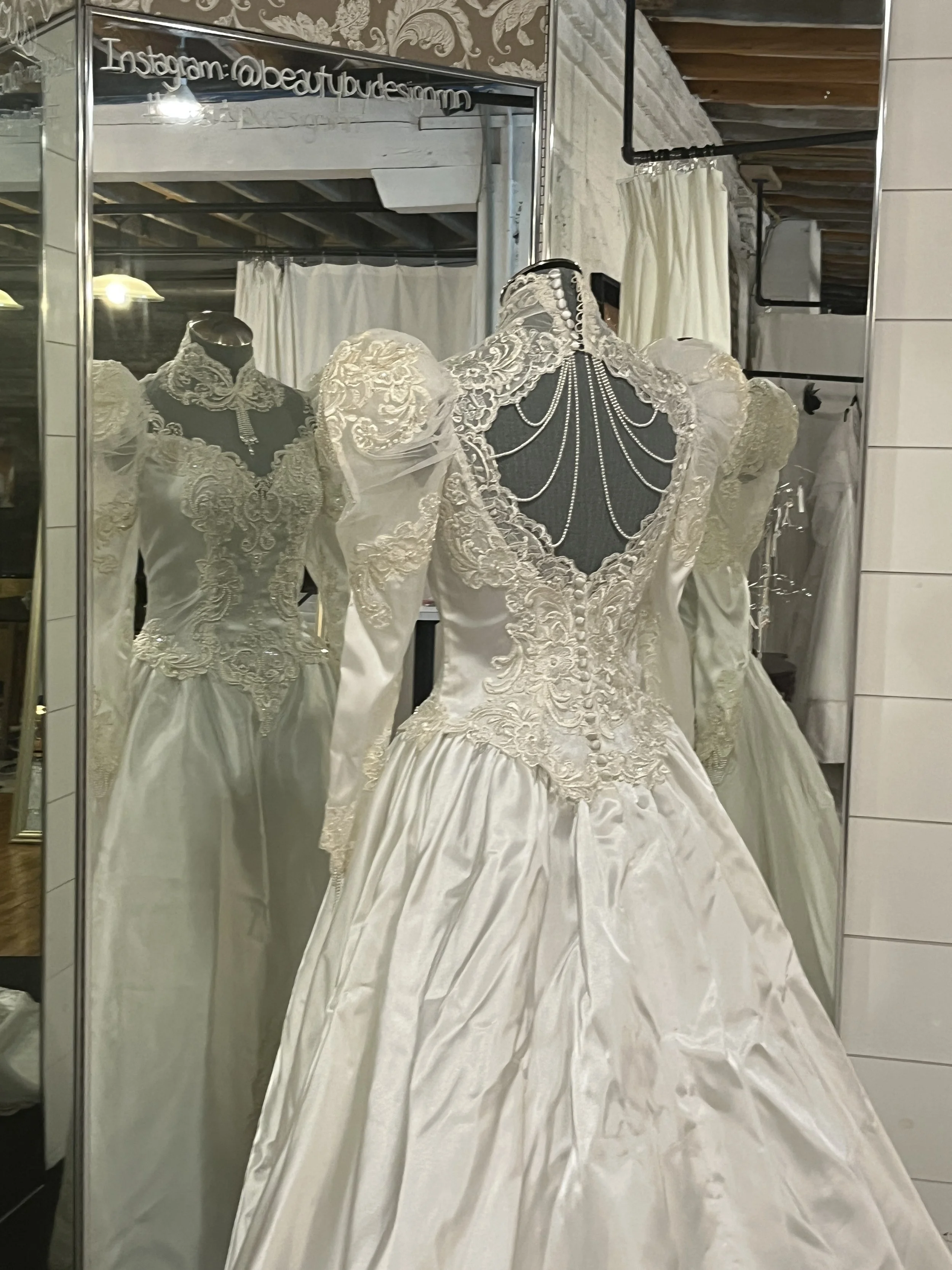 etsy vintage dresses Hall Vintage 1940s / 1950s Casual Wedding Dresses A-Line High Neck Lon – BL  Dress