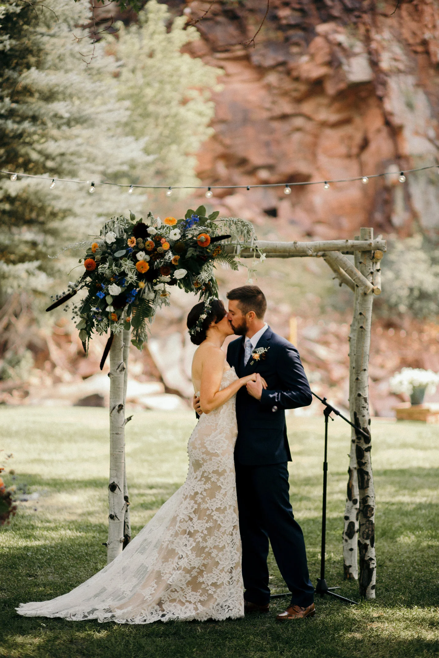 cassie-rosch-farmette-flowers-sarah-josh-2017-15.jpg
