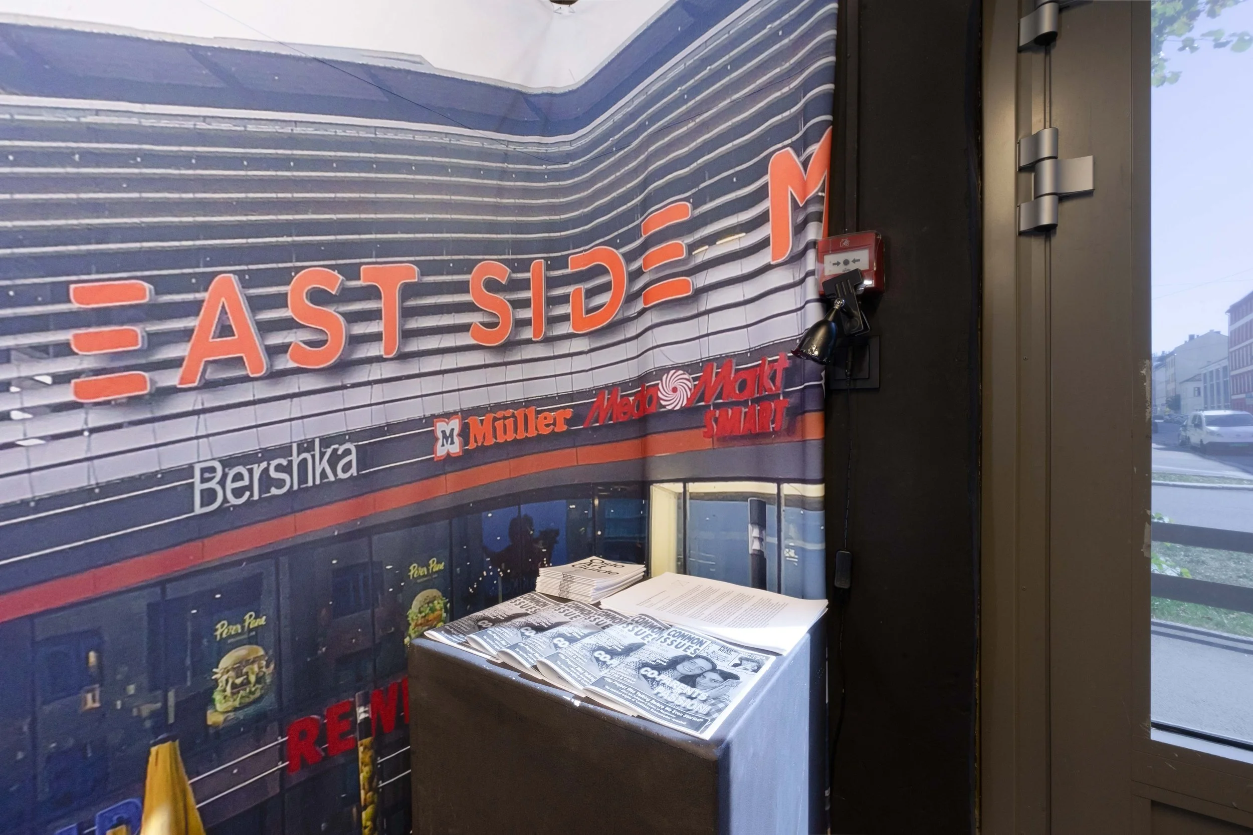 20250825 K4_Ellinor Aurora Aasgaard and Zayne Armstrong_Dirty Fucking Rat_Photo by Jacky Jaan-Yuan Kuo_Web_5.jpg