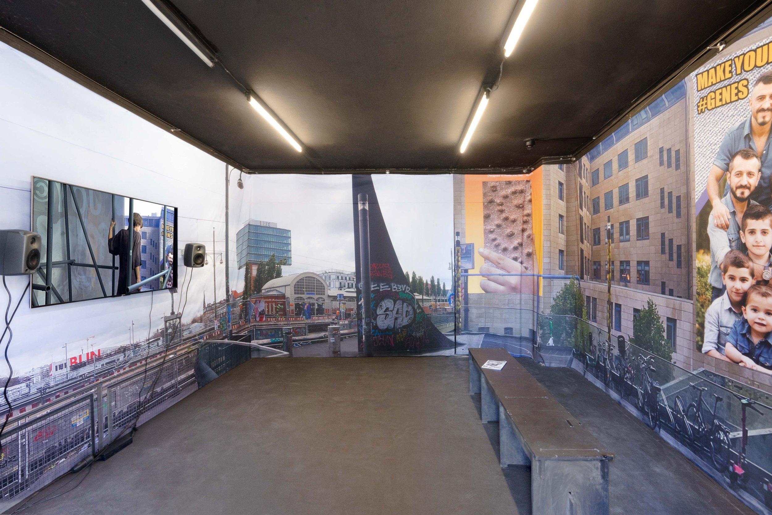 20250825 K4_Ellinor Aurora Aasgaard and Zayne Armstrong_Dirty Fucking Rat_Photo by Jacky Jaan-Yuan Kuo_Web_3.jpg