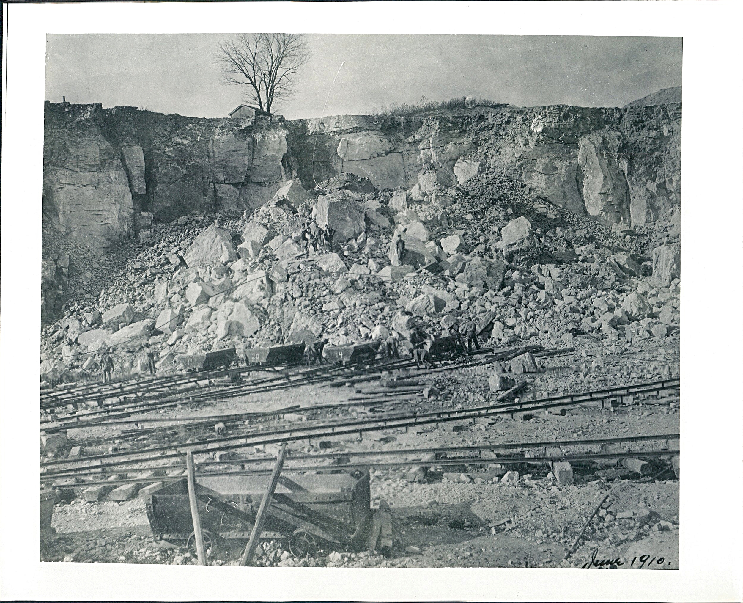 Hand loading 1910