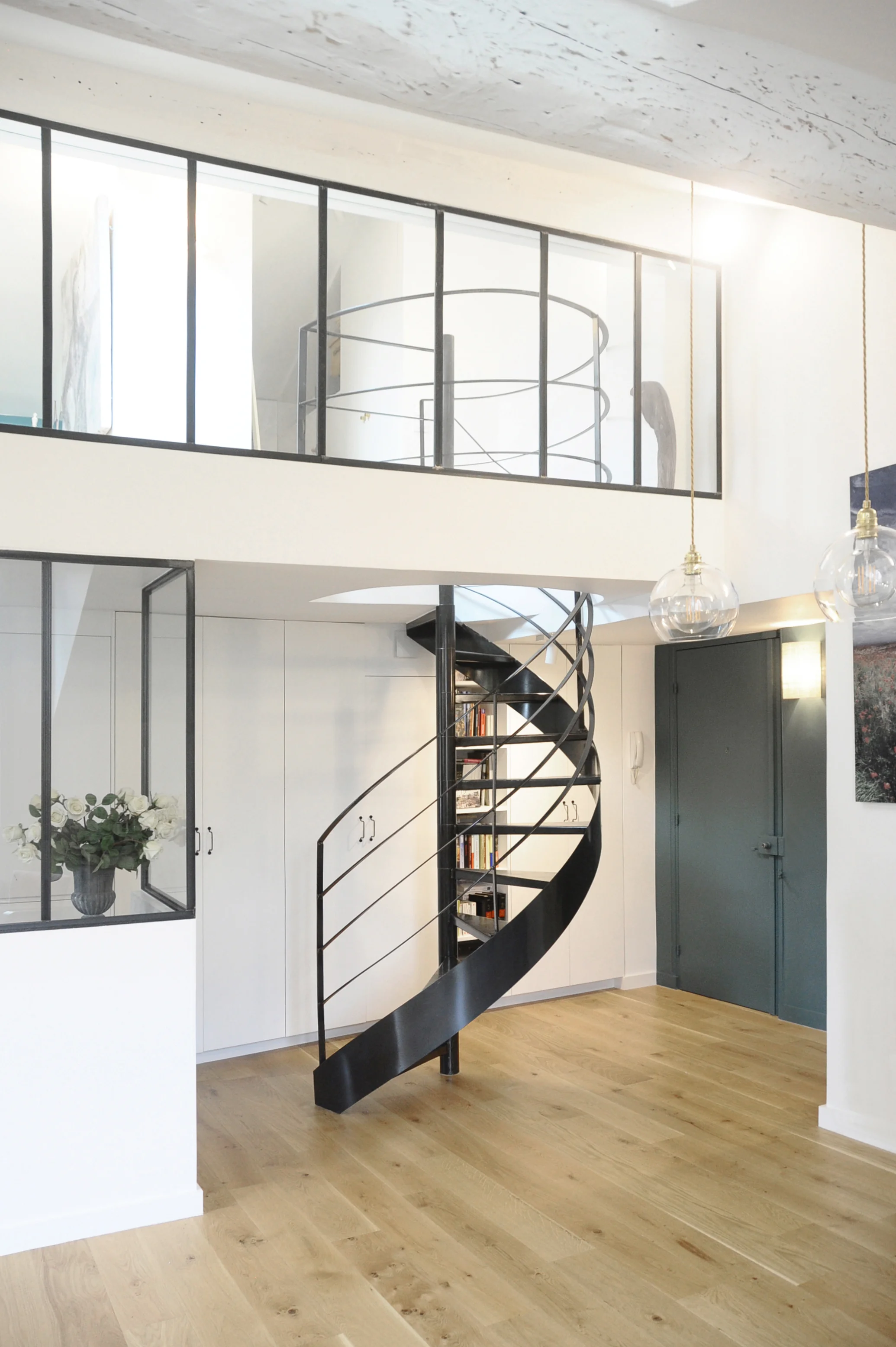 Rénovation aménagement intérieur architecte appartement hotel particulier Paris 22 - verriere escalier acier - Chloé Cornu.jpg