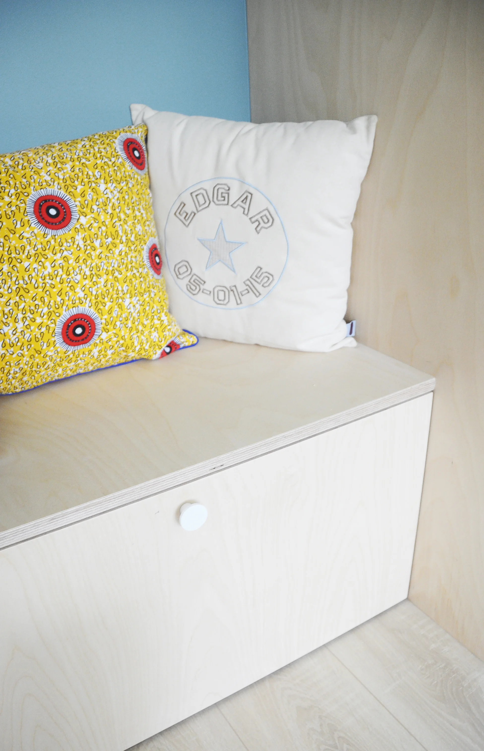 Rénovation aménagement intérieur architecte appartement Meudon 16 - dressing banquette contreplaqué - Chloé Cornu.jpg
