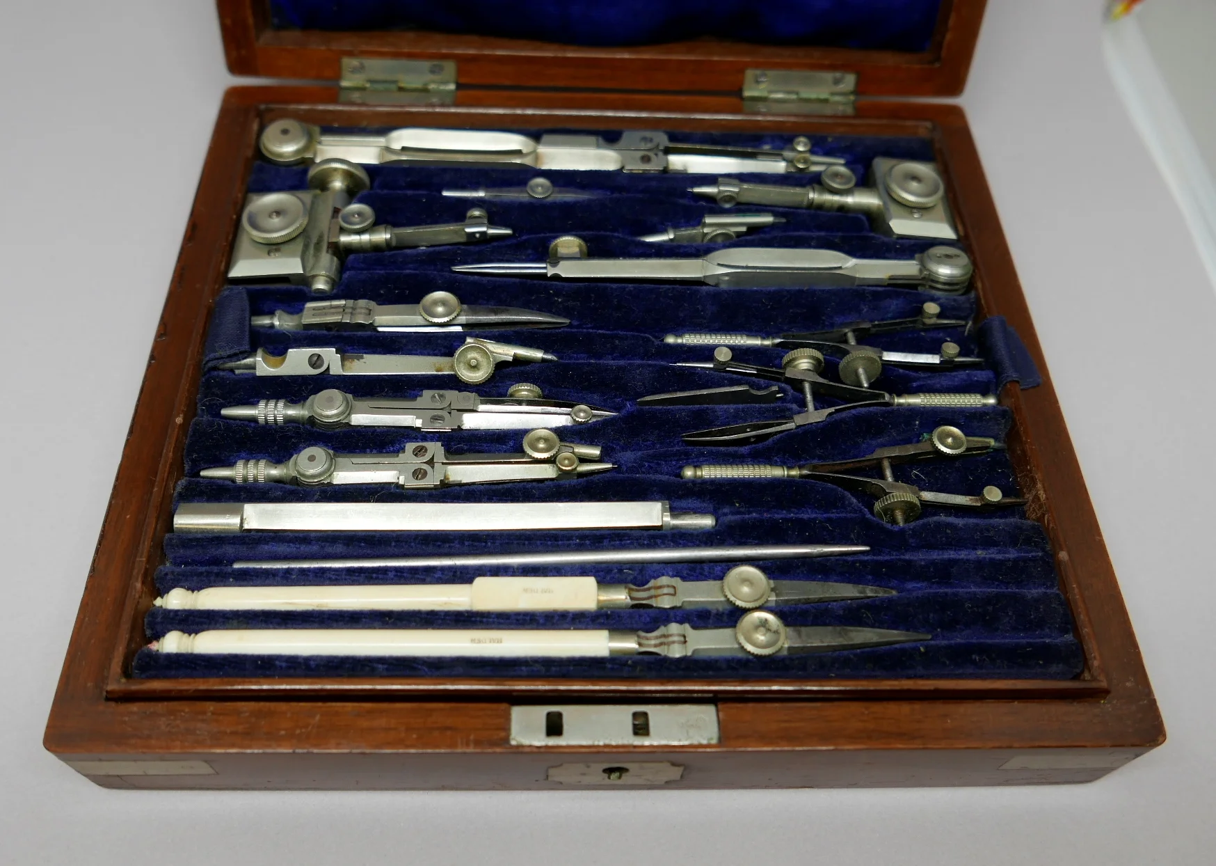 Large Cases Set