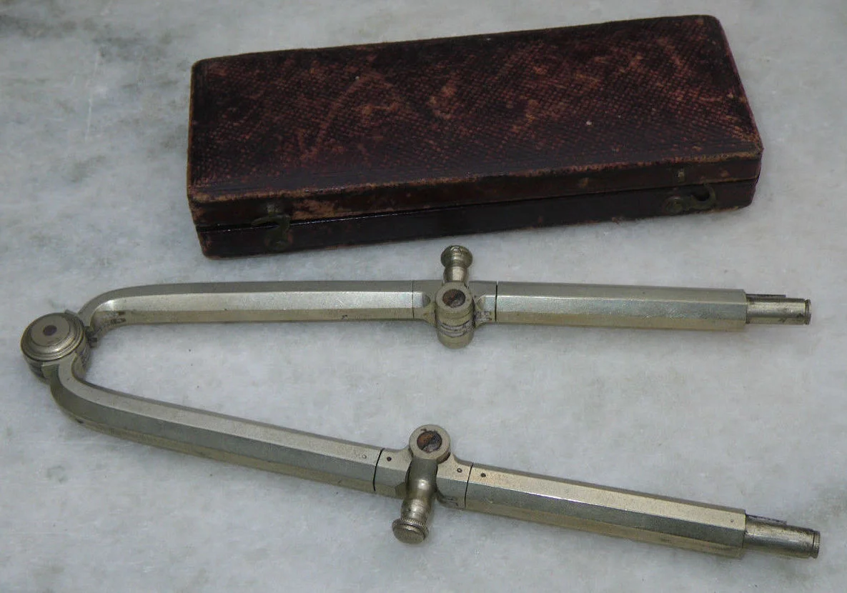 Pillar Compass