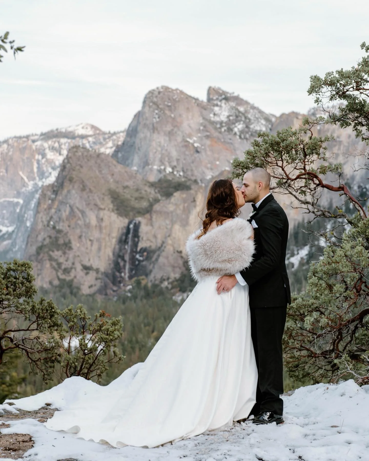Amanda &amp; Omar&rsquo;s Yosemite elopement, finally sharing this one 🤍 Photographed this right after I became a mom&hellip;
and now I&rsquo;ve captured their growing family too.

Full circle in the best way.

Welcome to our 
#evokingemotionstoryte