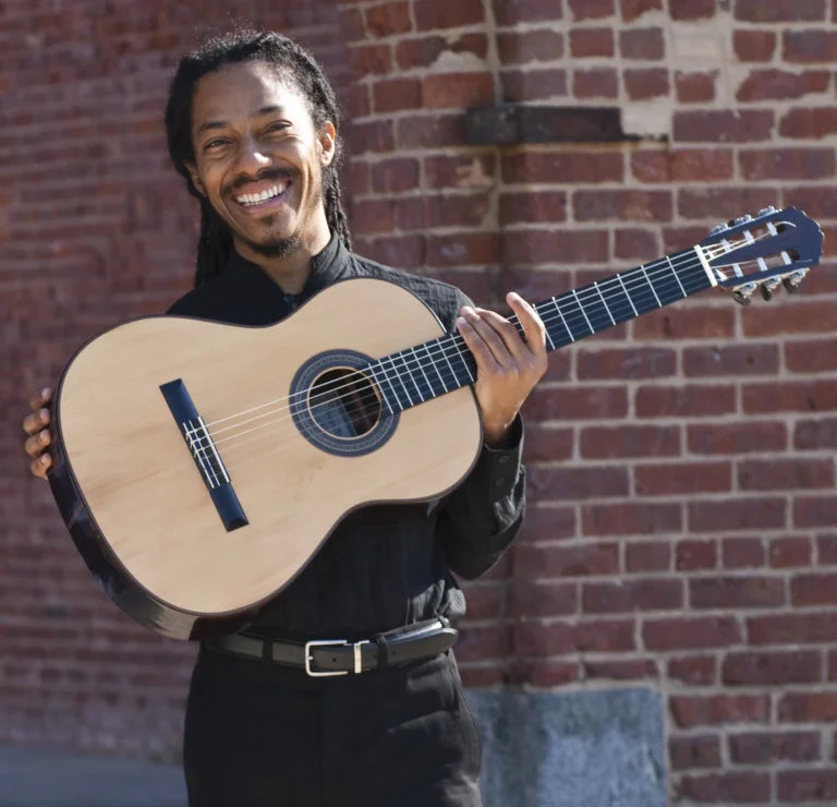JOÃO LUIZ / GUITARIST