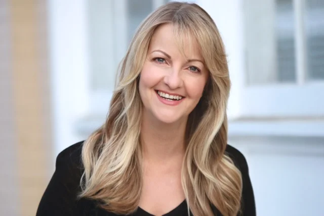 SHEREEN HICKMAN / PERFORMER