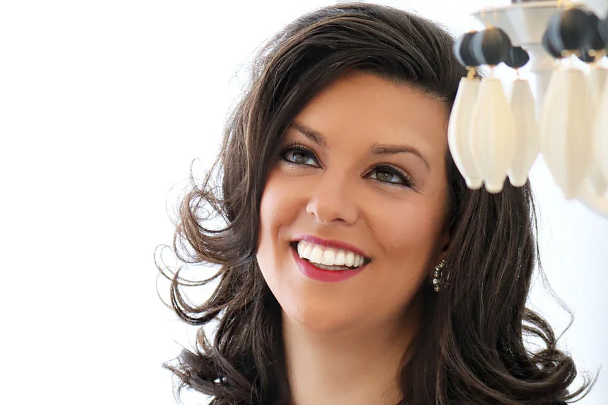 ELSPETH DAVIS / MEZZO-SOPRANO