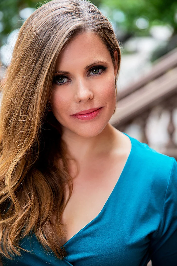 KRISTINA BACHRACH / SOPRANO