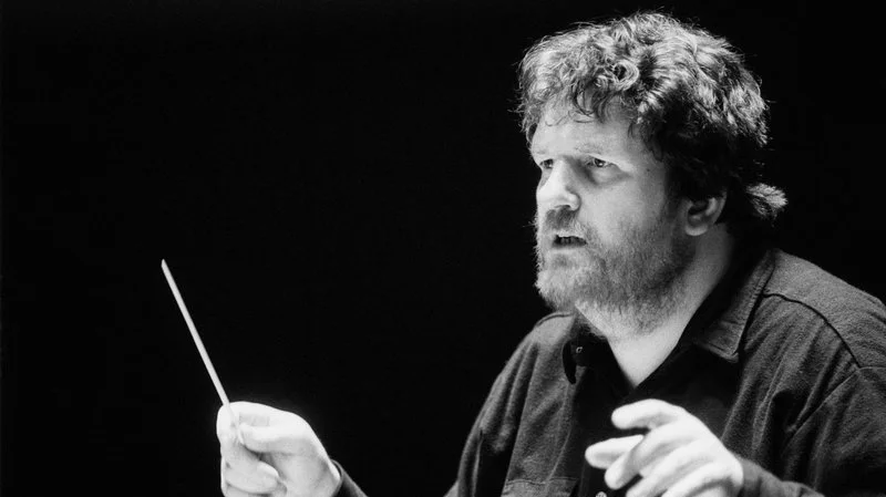 OLIVER KNUSSEN / COMPOSER