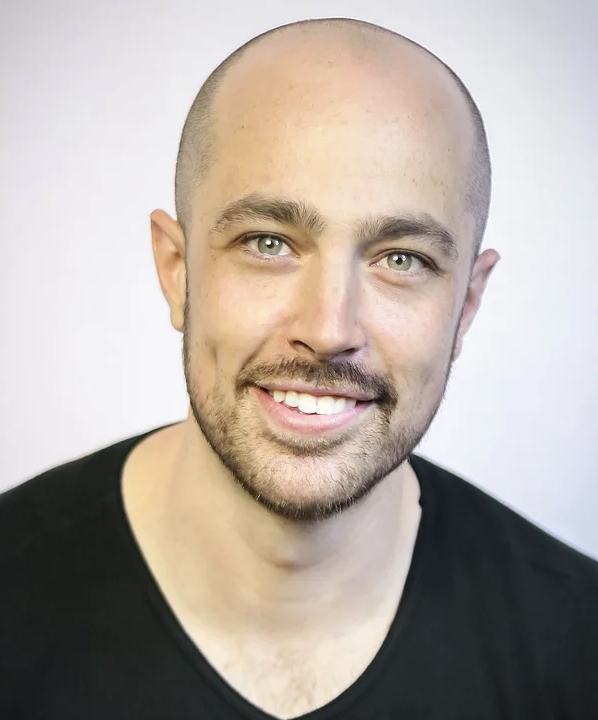 ZACHARY ALTMAN / BASS-BARITONE