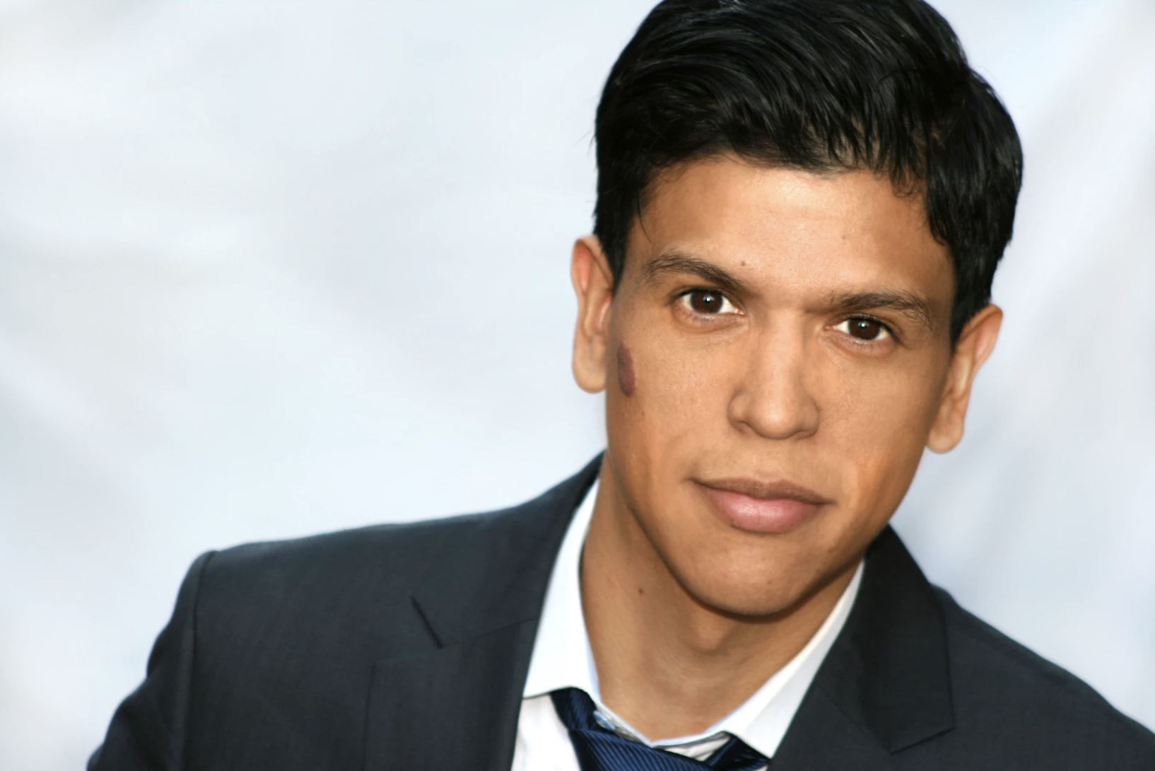 ADRIAN ROSAS / BASS-BARITONE