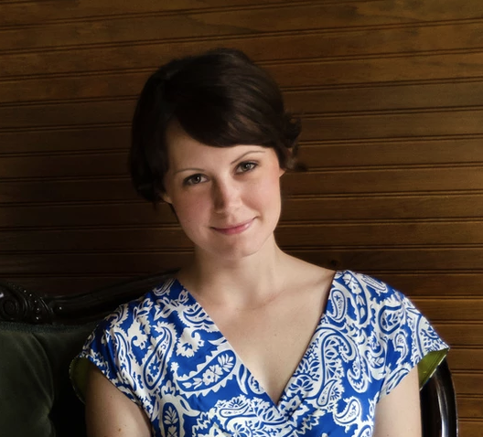 AMY PETRONGELLI / SOPRANO