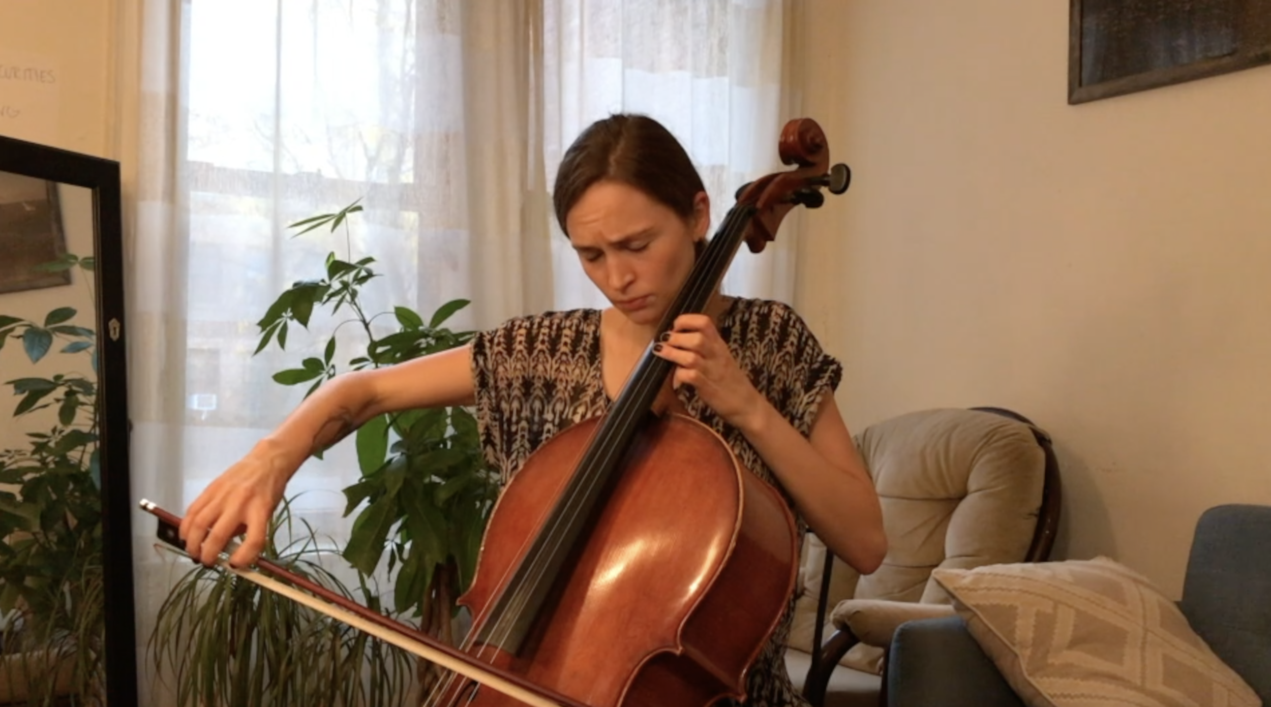 Mariel Roberts performs "Red Oak"