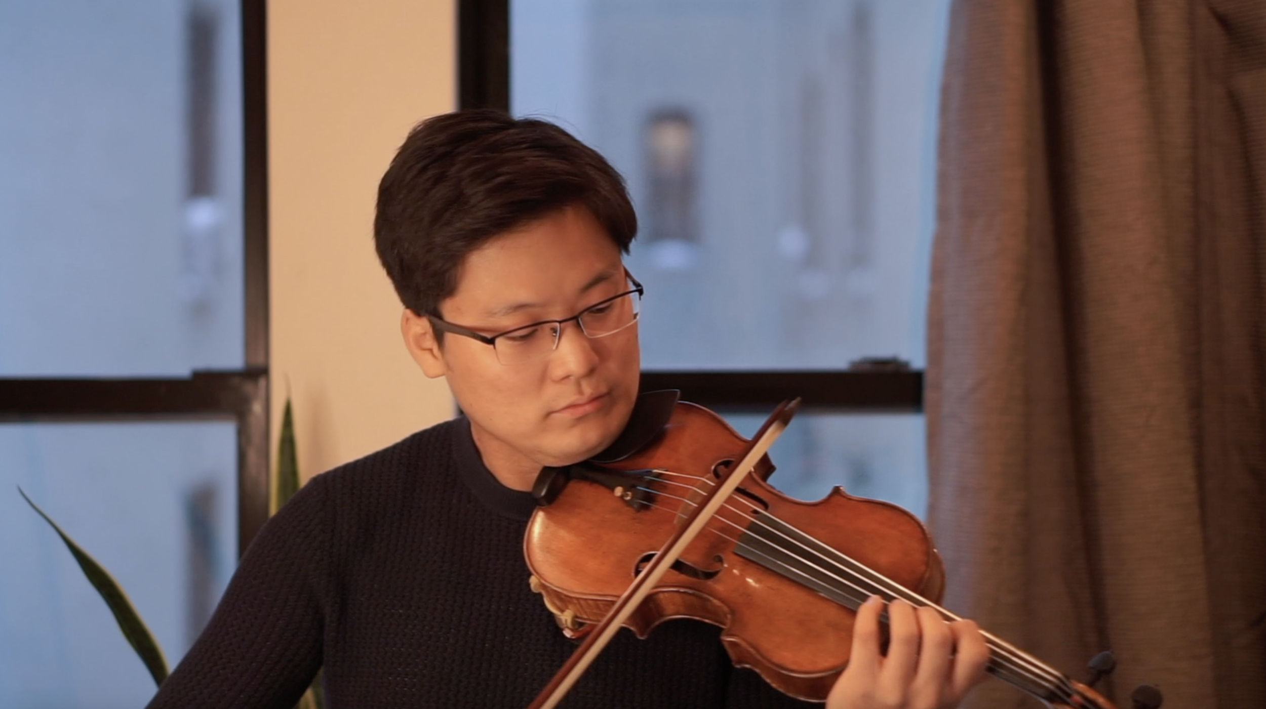 House Music: Siwoo Kim performs "Caprice No. 2"