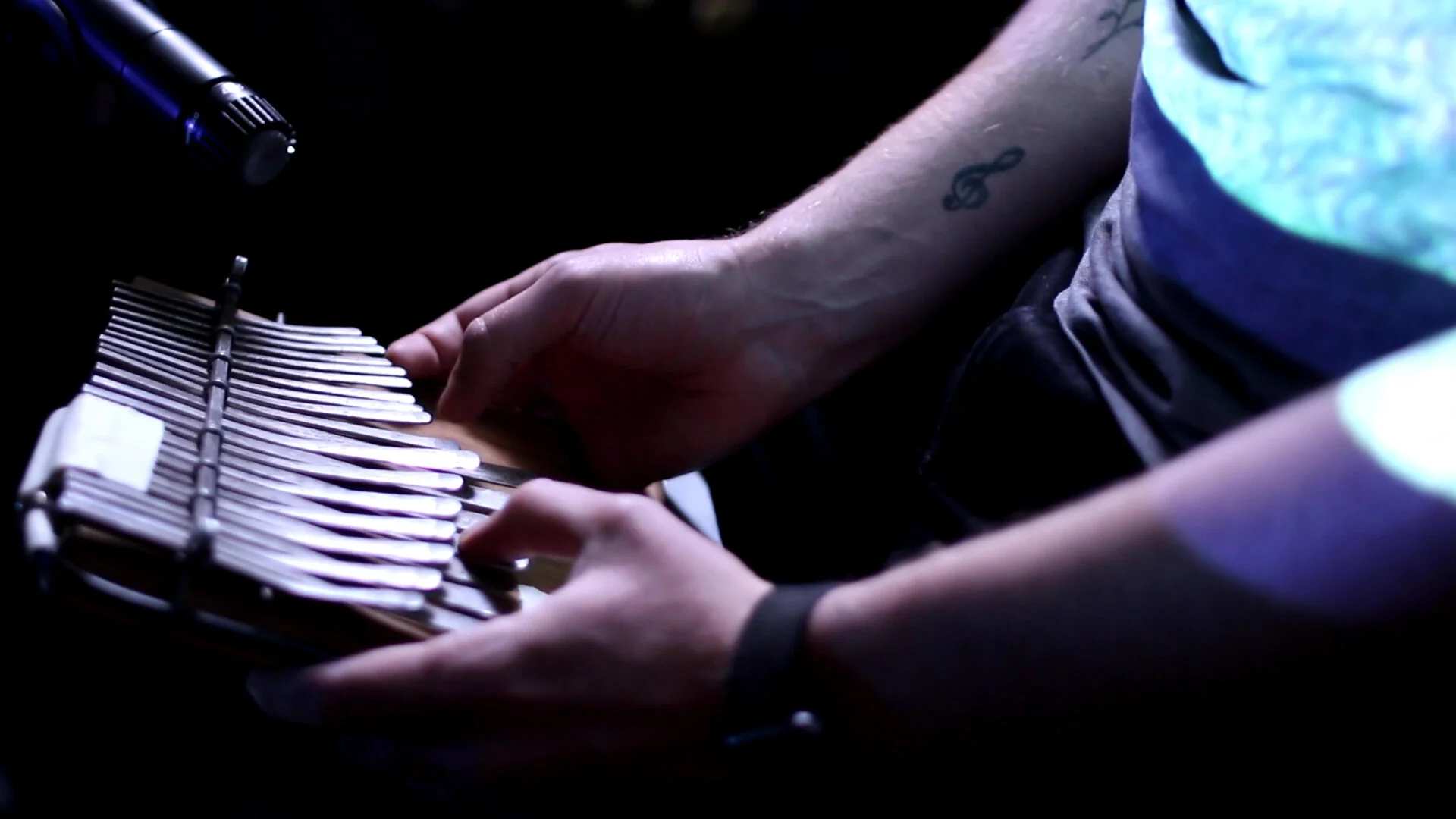 House Music: Adam Holmes performs "All American"