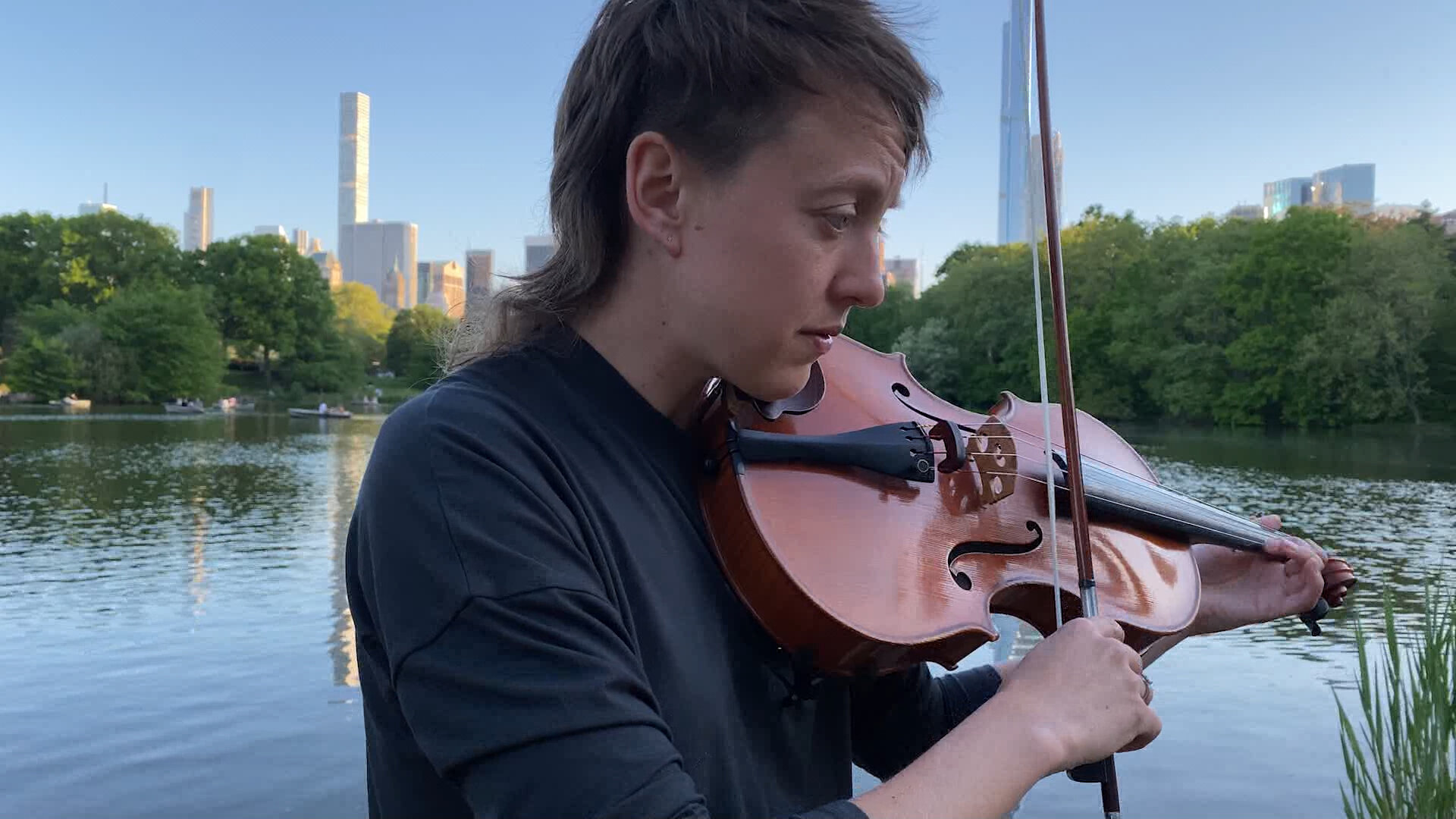 House Music: Kallie Sugatski performs "Silent Spaces"