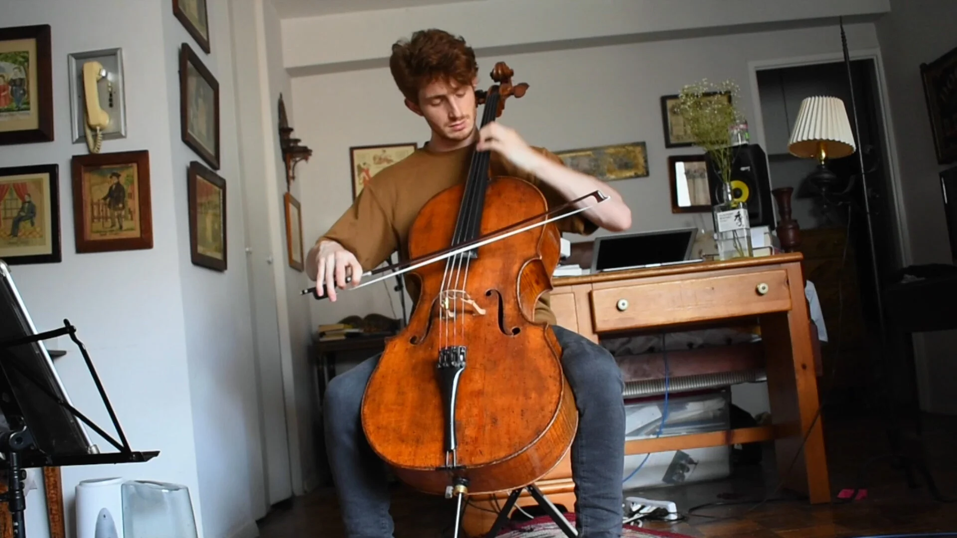 House Music: Aaron Wolff performs "Alabanza suspendida o Canto"