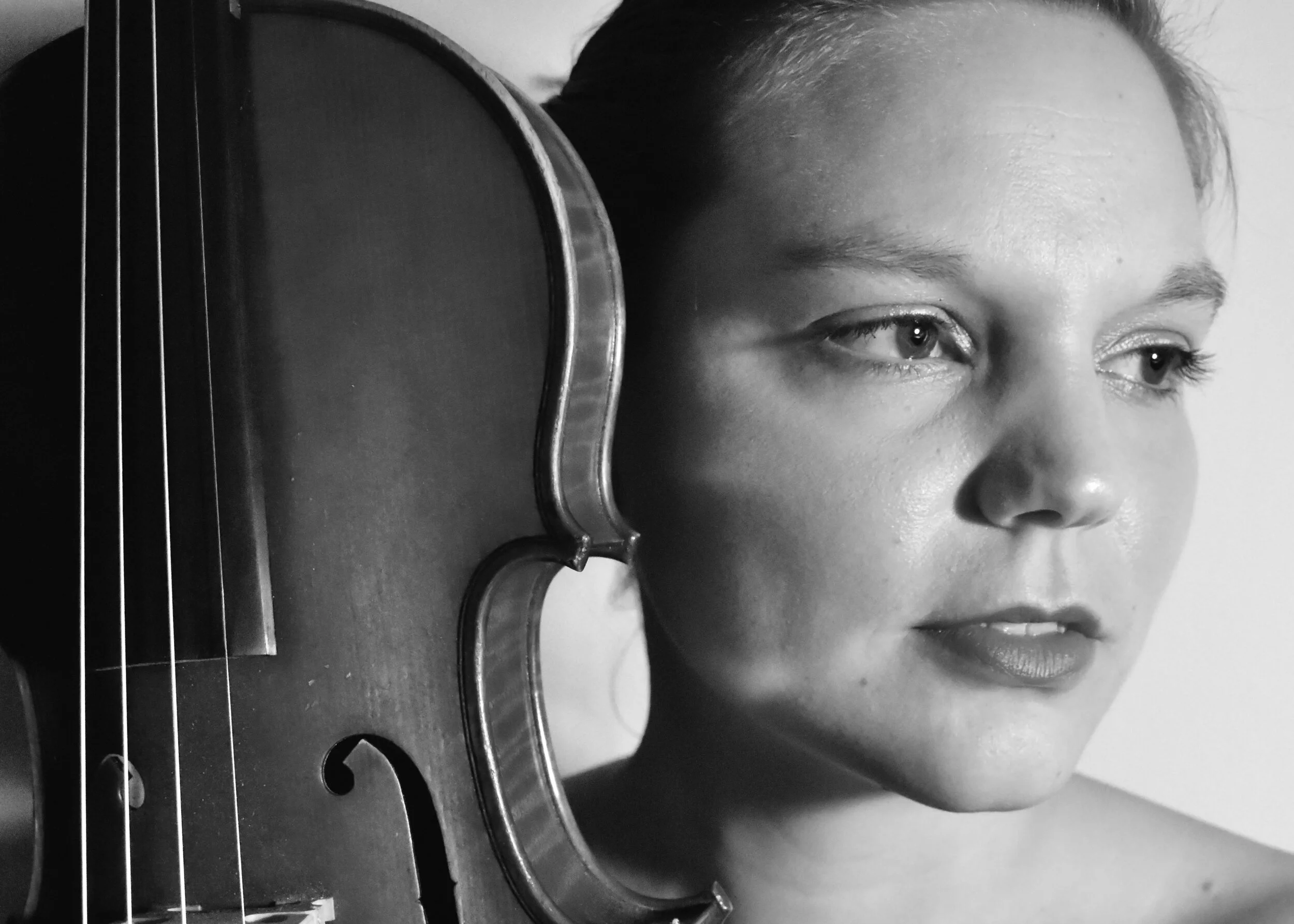 Asher_Violin_headshot.jpeg