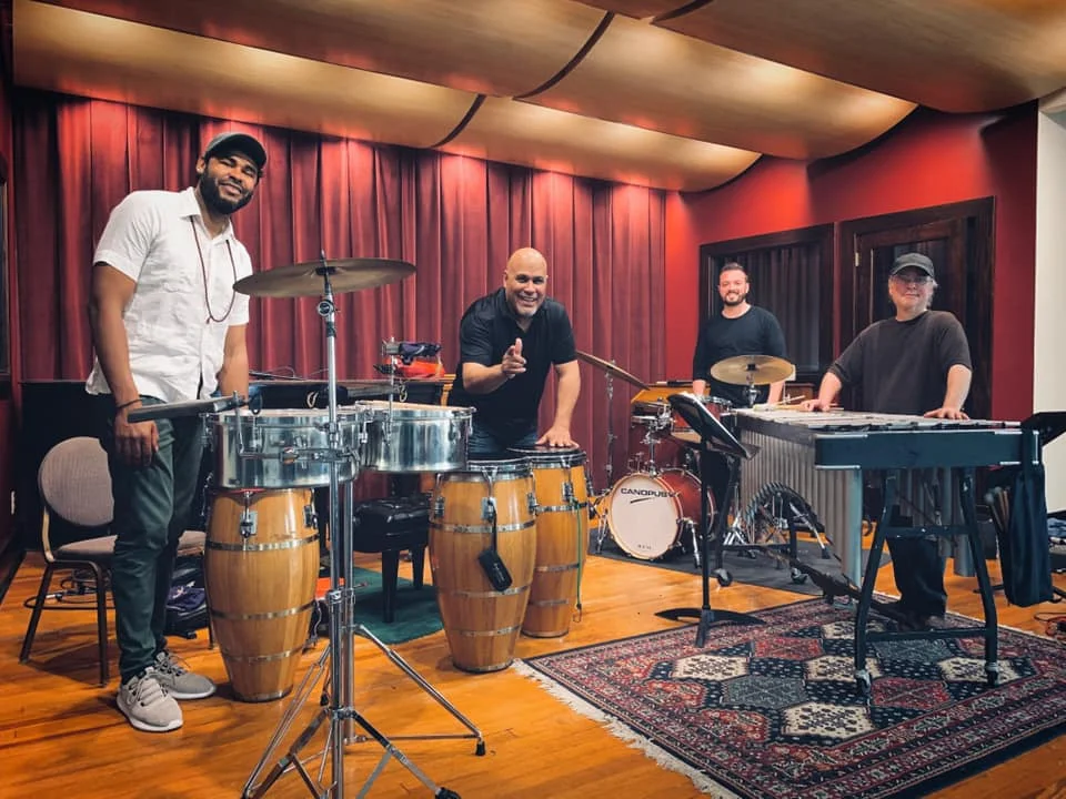 Hugo Cruz & Caminos