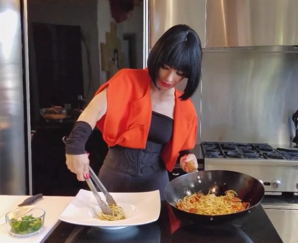 VIDEO | Homeira demonstrates the use of Blend No.80 with Pasta & Shrimp