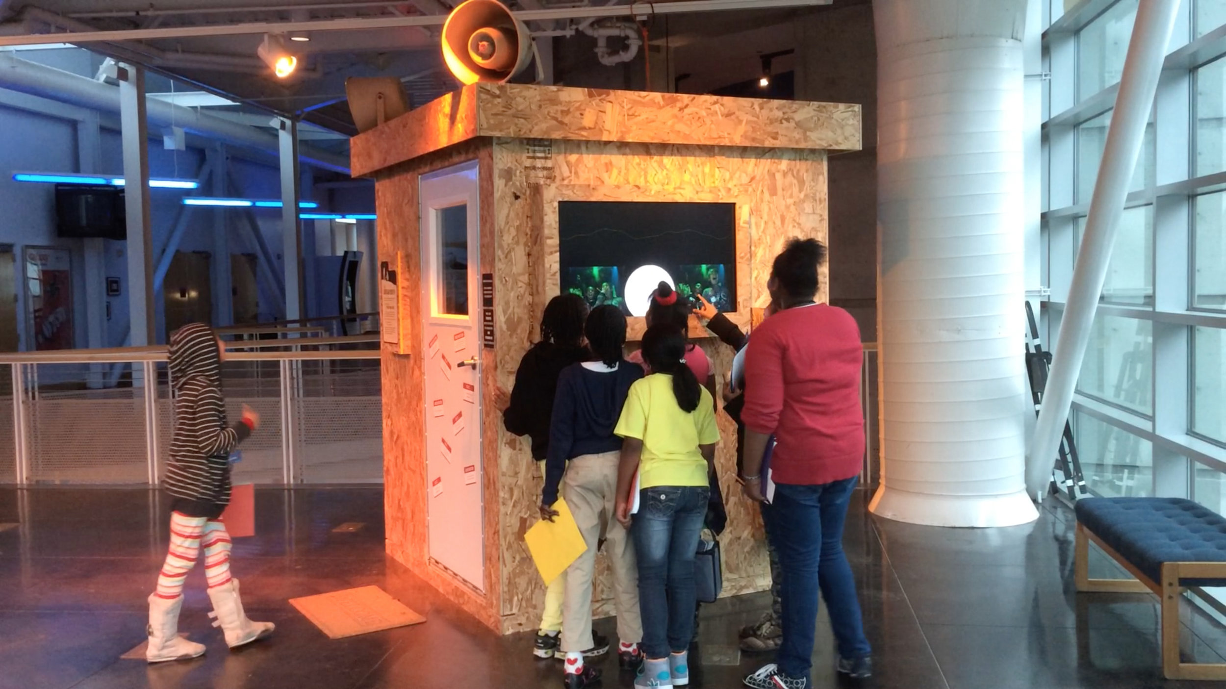 Rusty Lamer Scream Booth