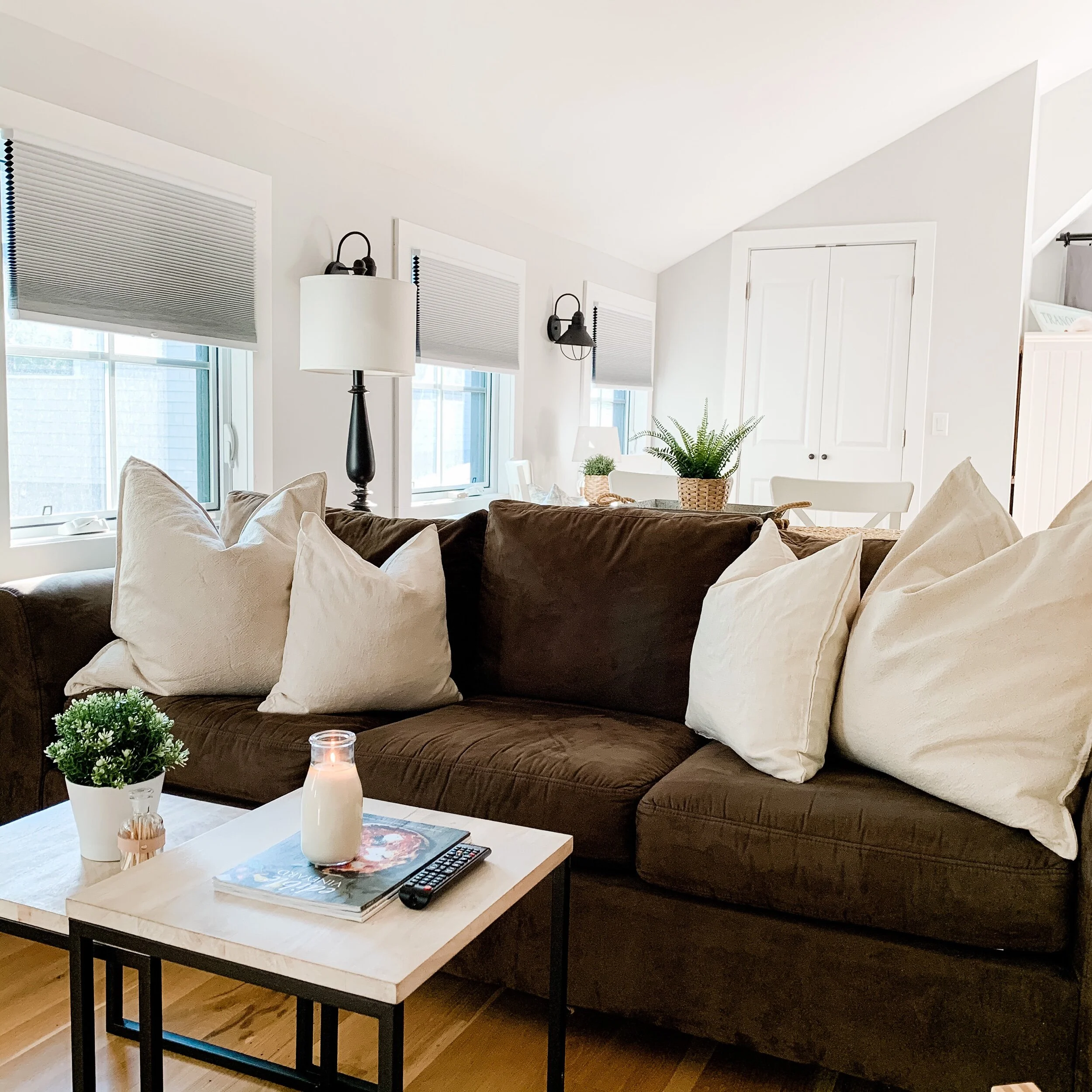 The B. in apartment Bee…