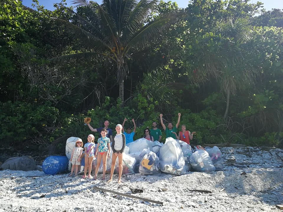 beach clean up 1.jpg