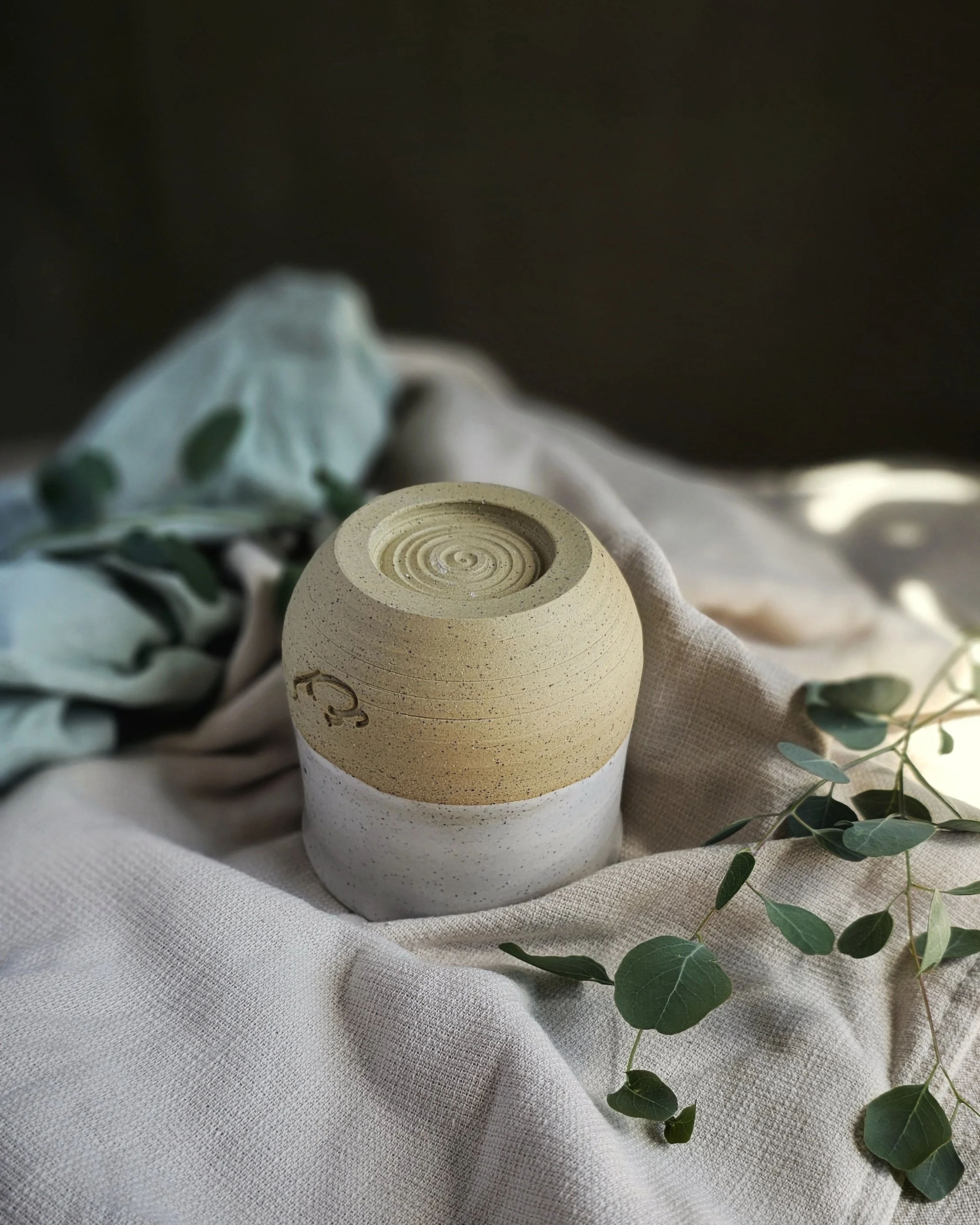 cosy cup_handleless_moonlight_bottom.jpg