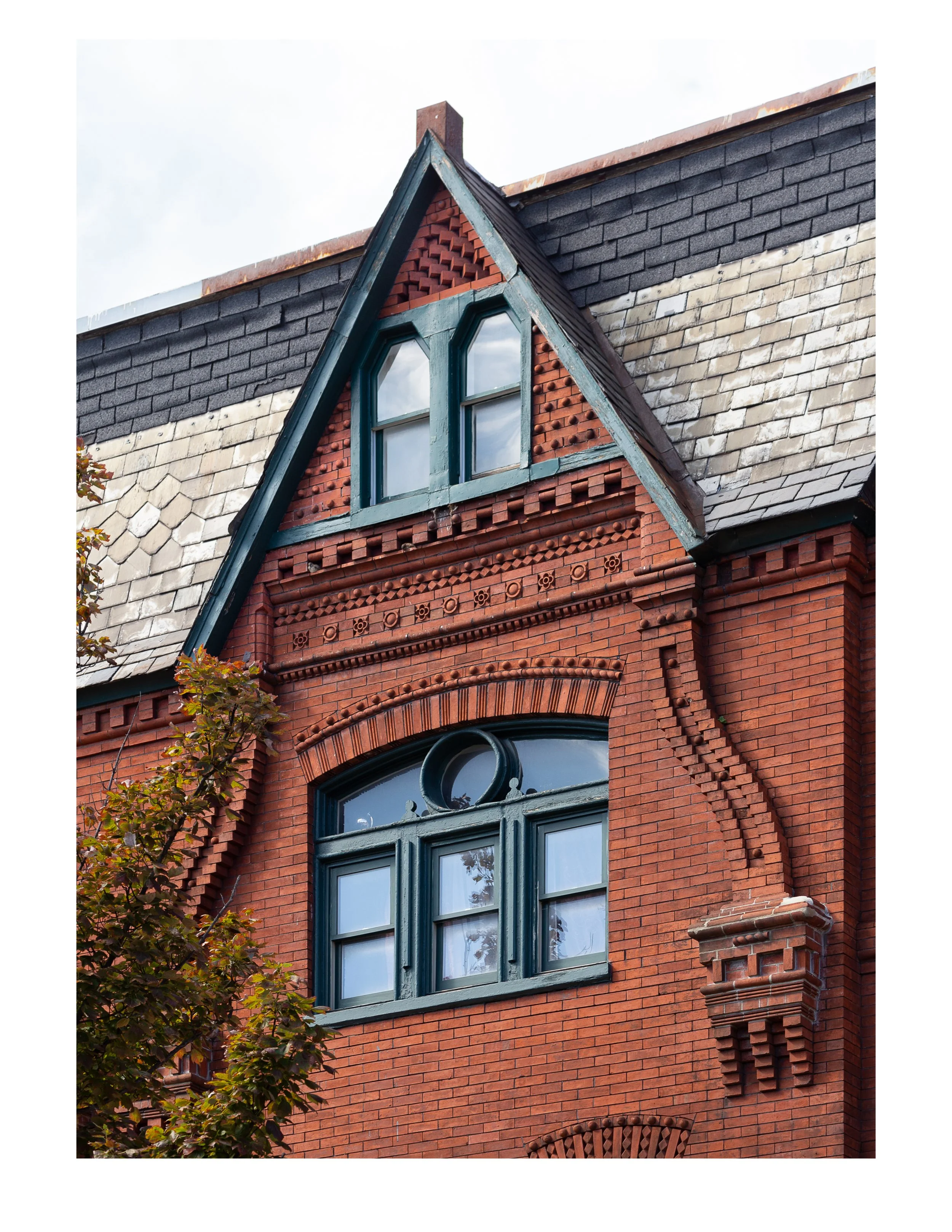 Balitmore St Paul ave gable and window.jpg