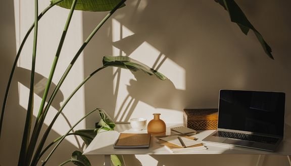 Small Intimate Group Reading (6 Guests)