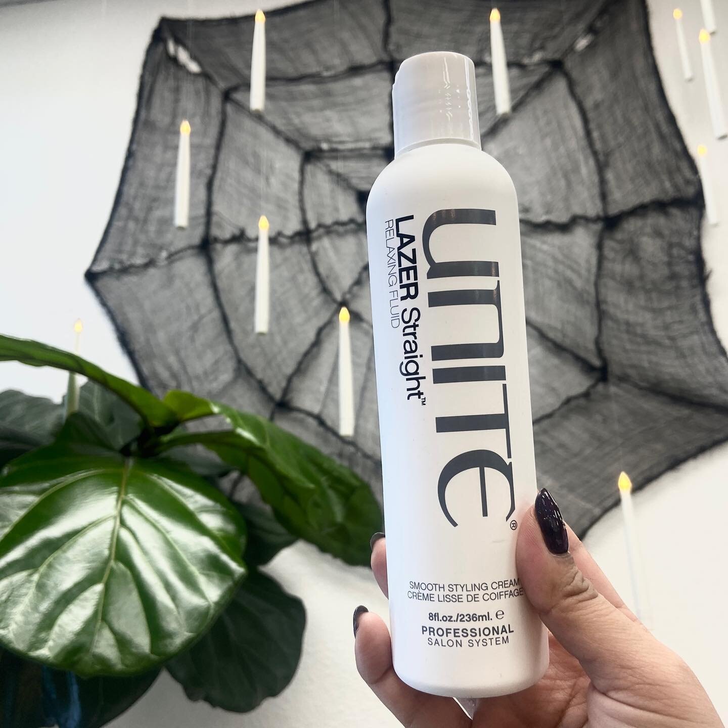 Stylist Product Picks!🚨🚨
Each week we will be asking what our stylist&rsquo;s current favorite hair products are and sharing them with you all! 

@hairplay_all_day favorite product for her CURLY GALS is @unite_hair LAZER STRAIGHT SMOOTHING CREAM:

