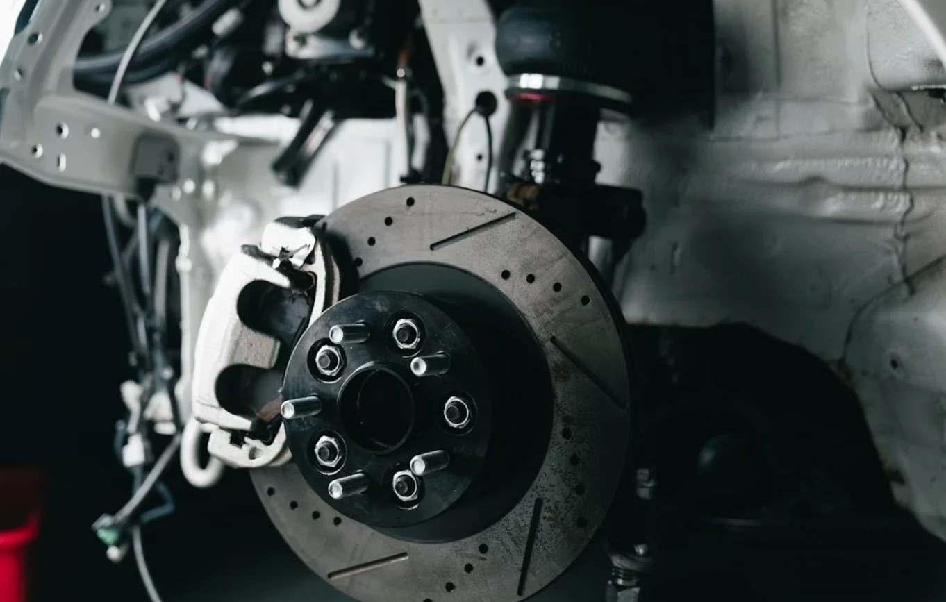 How Thick Should Brake Pads Be? (Explained)