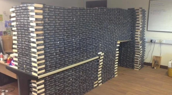 E L James,&nbsp;tear down this wall