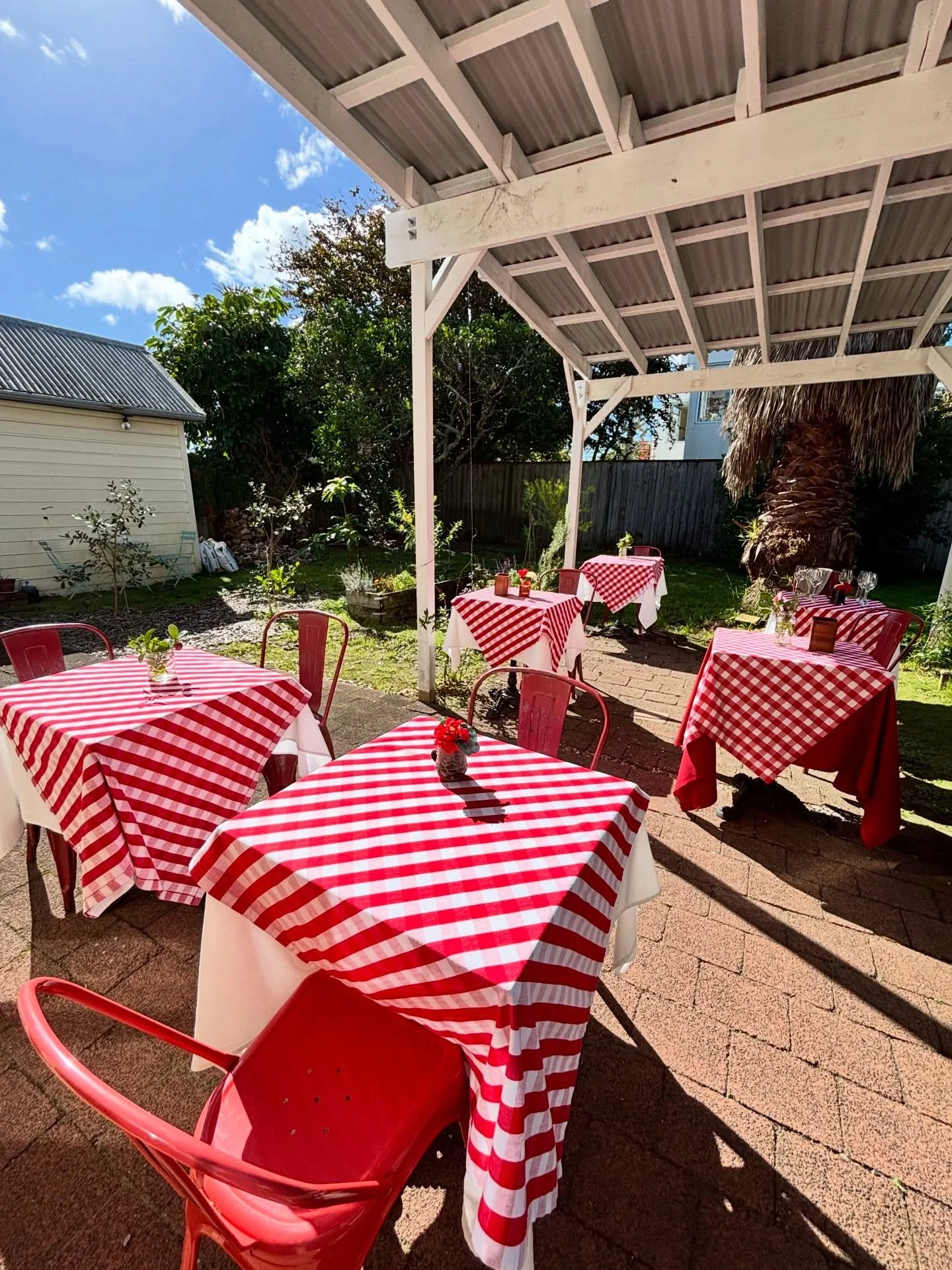 Our pizza popup with @cocoscantina is ON! The weather is gorgeous so come along, hang out and eat delicious pizza with us! Walk-ins welcome, we&rsquo;ve got plenty for all!

🎟️ $35 ticket gets you 2 slices of pizza, a drink, and a book up to $20 val