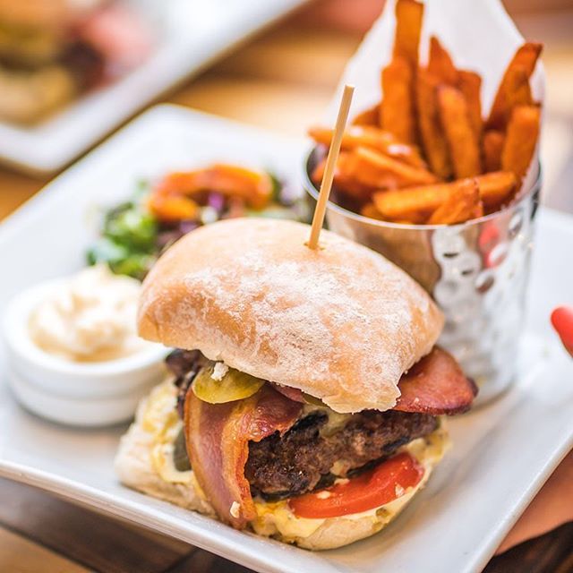 🍔Our Brasserie Burger: Somerset Beef, Worthy Farm Cheddar, Newton Farm Bacon &amp; Salad, with our in-house sauce. Divine with sweet potato fries  #6oz #12oz #burger #burgers #burgersandfries #sweetpotatofries #burgerporn #localburger #somerset #eat