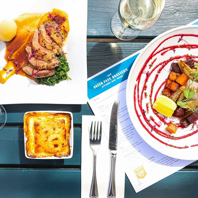 📷One of our favourite summery shots feat. two of our best local suppliers in our Hake dish and our Barbary duck breast dish. Eat local, eat fresh 👌 #batheats #bathuk #restaurantlife #chef #cheflife #chefclub #brazkitchen #hake #duck #local #localpr
