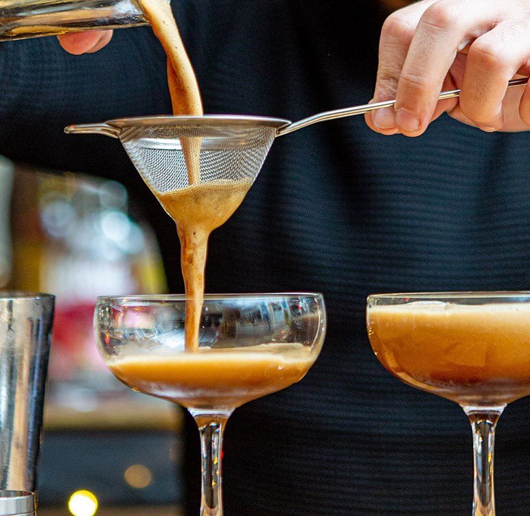 Espresso Martini 🍸 Part of our 2 for 1 happy hour, 7 days a week ☀️ #cocktails #espressomartini #cocktailsofinstagram #cocktails #bar #bartender #cocktailbar #cocktailhour #cocktailrecipes #martini #espresso #happyhour #cocktailporn #behindthescenes