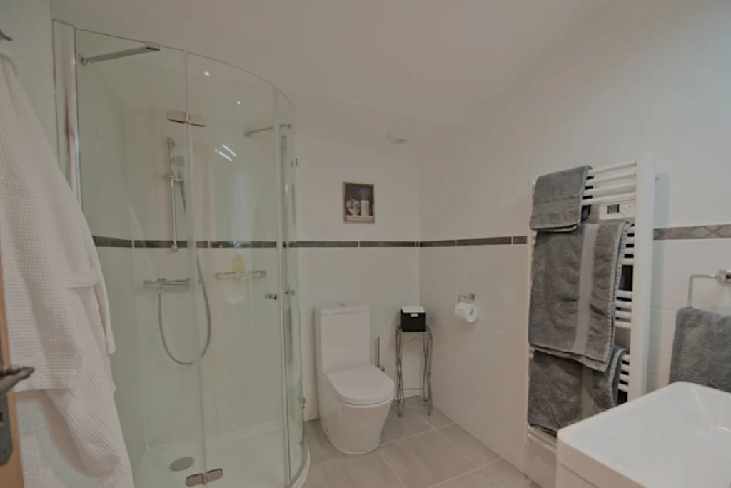 ensuite bathroom copy.jpeg