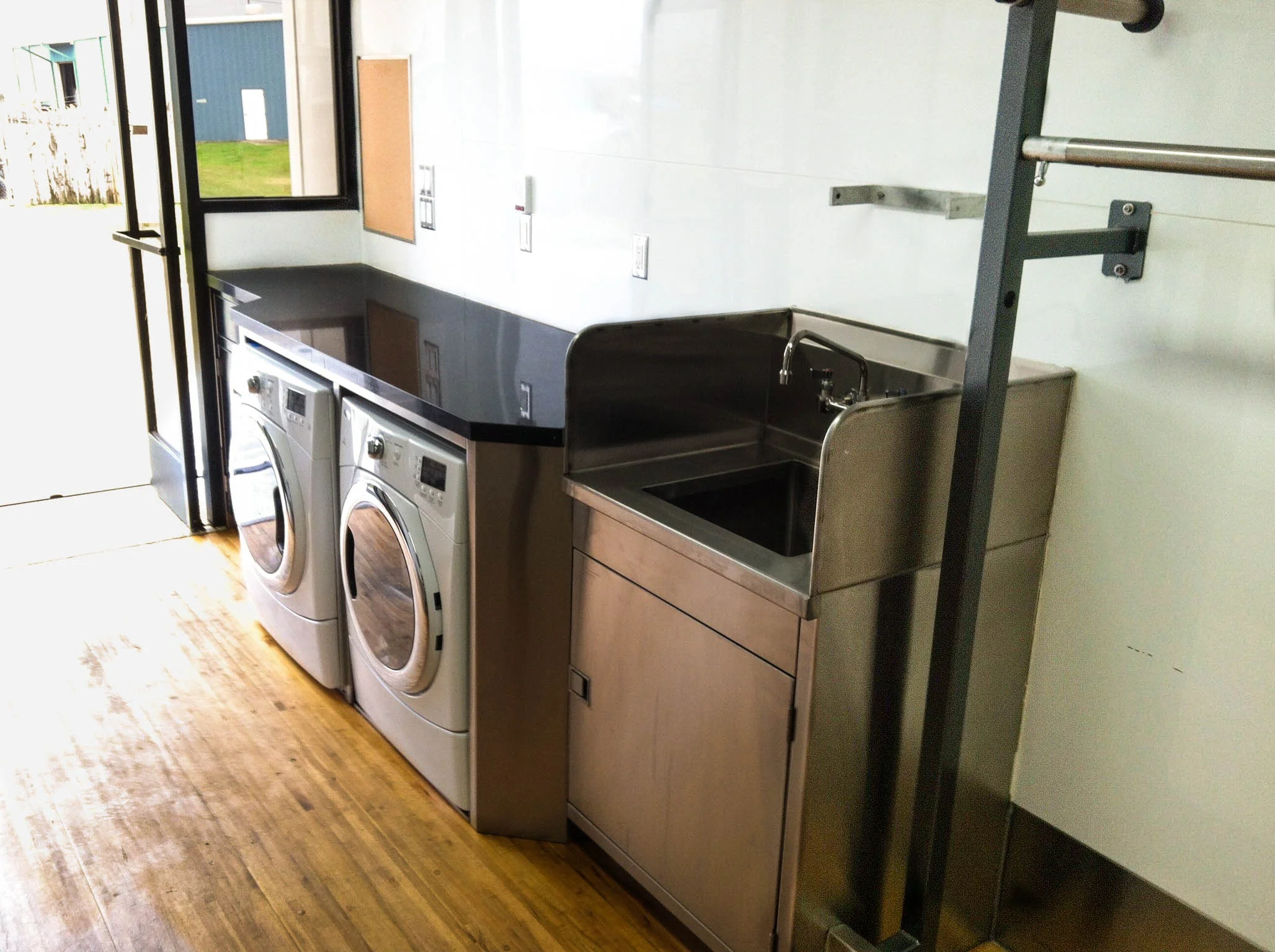 Wardrobe 1 Int - Washer-Dryer.jpg