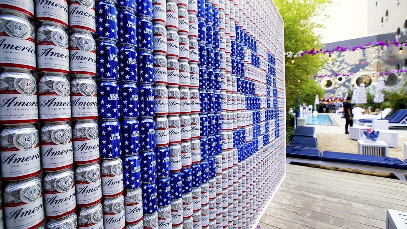 <h6 >IN-BAR ACTIVATIONS<h6/><h2>ANHEUSER BUSCH<h2/>