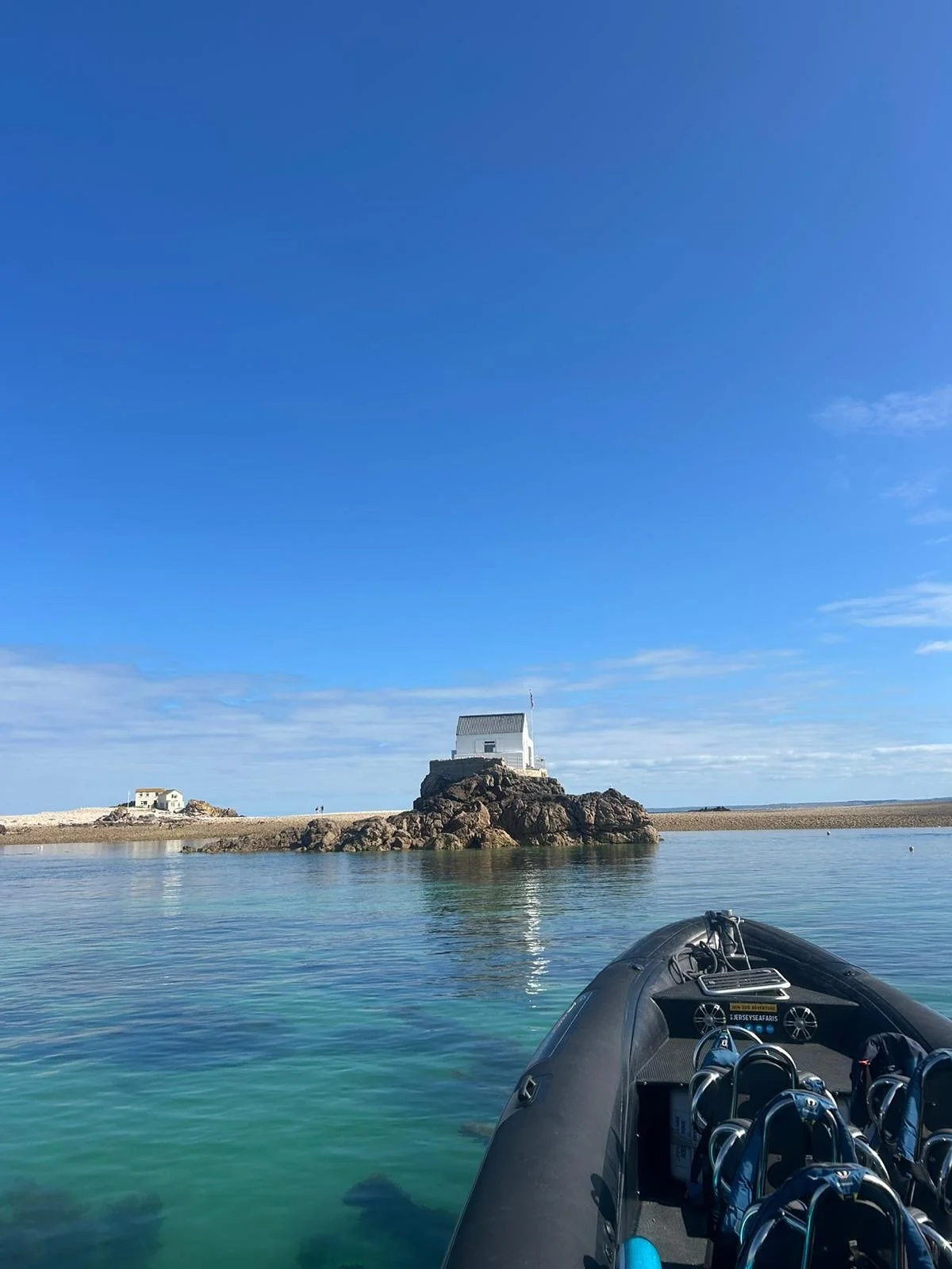 It&rsquo;s been a stunning week, that&rsquo;s for sure ☀️ 
&bull;
&bull;
#ecrehous #jerseyci #summer25 #boating #boattrip #thingstodoinjersey #visitjersey #rib #dolphin🐬