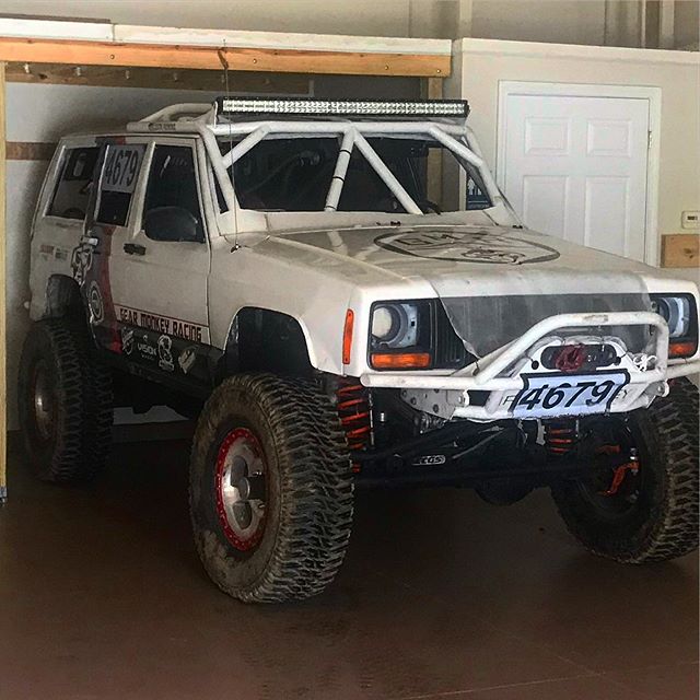 Tucked in for the night! @cavfab_4x4
@prpseats
@treadwright
@bulldogwinch
@ironman4x4fab 
@eastcoastgearsupply
@adamsdriveshaft 
@filthyaddictionsoffroad 
@radfloshocks
@yukongearandaxle 
@visionwheel
@discount_tire
@maglite_usa 
@altitudelighting
@a