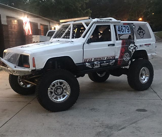 Those @visionwheel are looking good! @cavfab_4x4
@prpseats
@treadwright
@bulldogwinch
@ironman4x4fab 
@eastcoastgearsupply
@adamsdriveshaft 
@filthyaddictionsoffroad 
@radfloshocks
@yukongearandaxle 
@visionwheel
@discount_tire
@maglite_usa 
@altitud