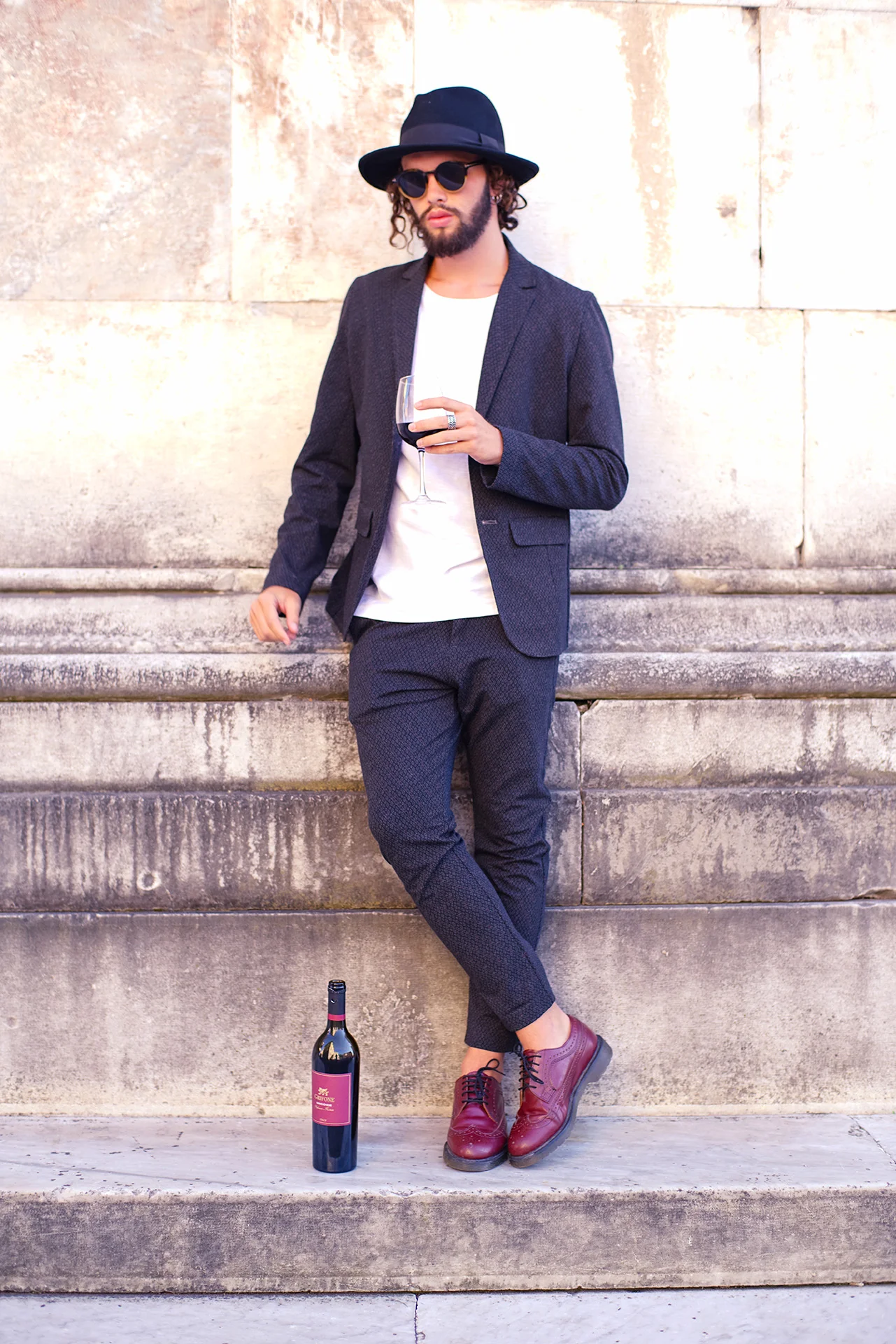 CRACKING THE WINE CODE : WHAT PAIR WITH A FEDORA HAT