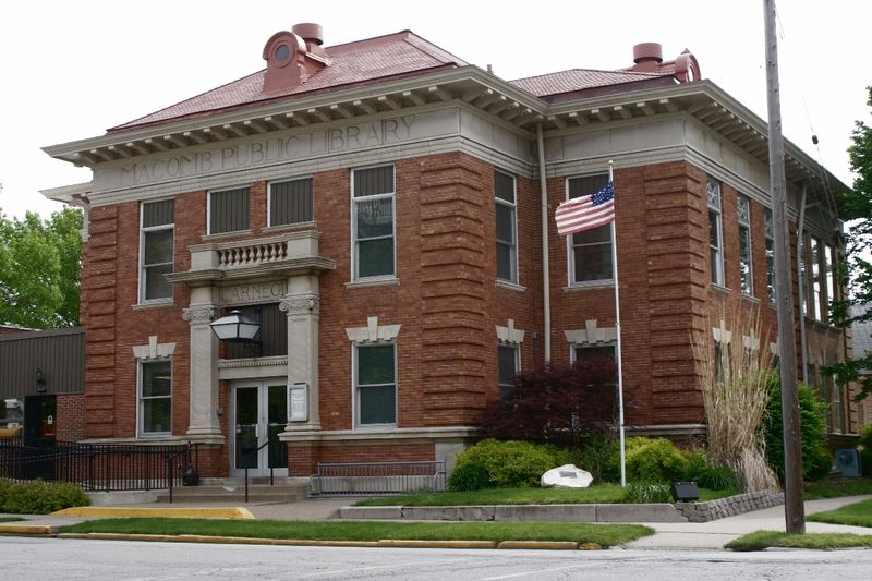 Macomb Public Library